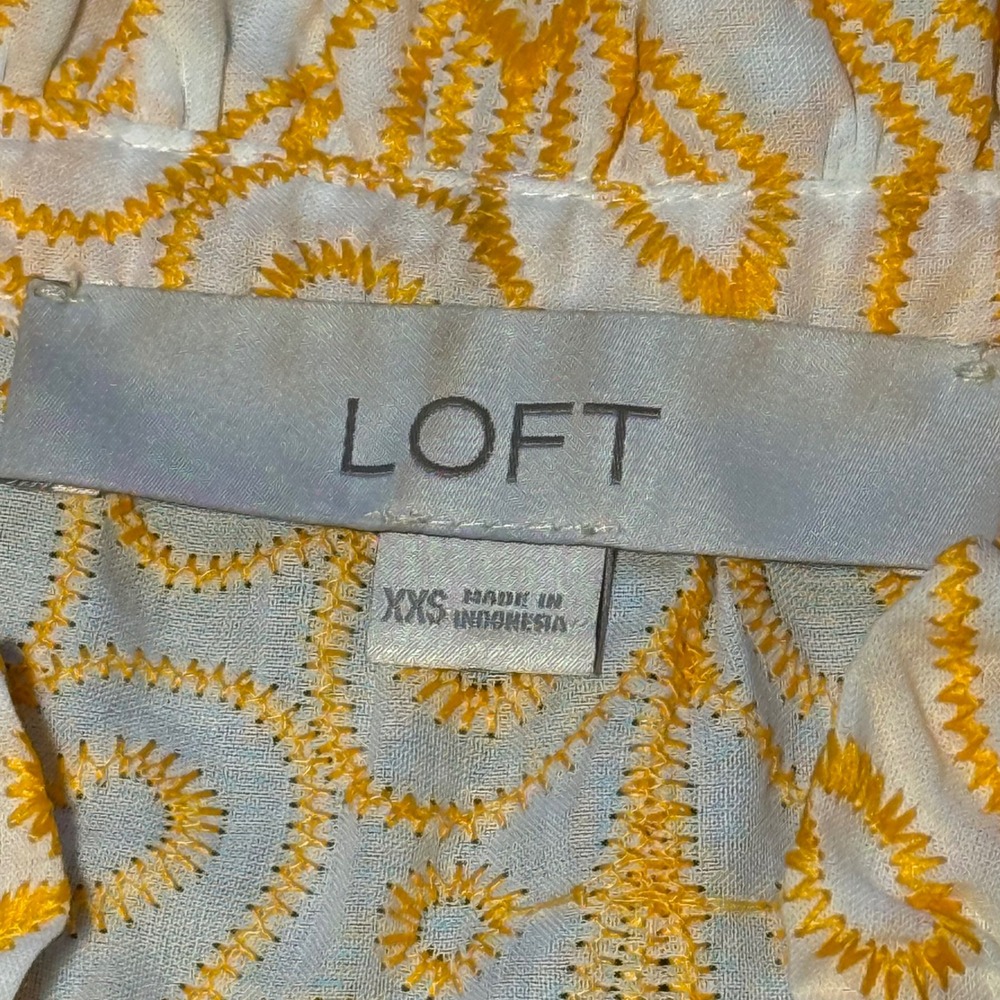 LOFT Embroidered Ruffle Top Women XXS Yellow White EUC Boho Cap Sleeve Feminine - Picture 3 of 9